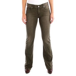 NWOT Henry and Belle Bootcut Heans